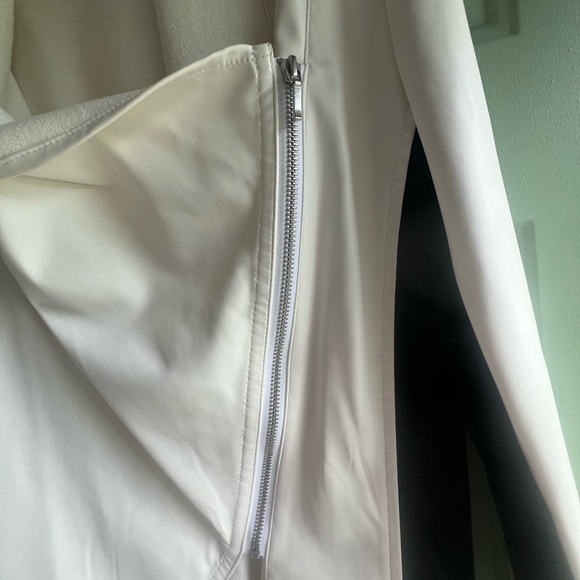 Motorcycle Jacket - Picture 5 of 8